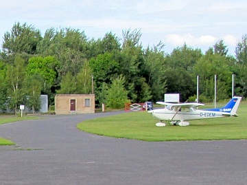 Wir sind auf dem Flugplatz Görlitz gelandet