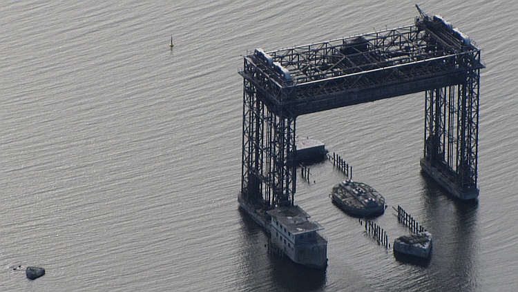 Mehr ist von der Eisenbahn-Hubbrücke Karnin nicht übrig Hubbrücke Karnin