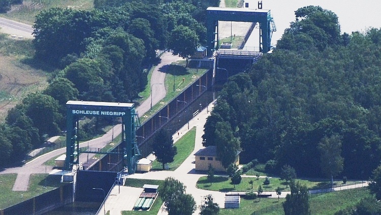 Schleuse Niegripp (Elbe - Elbe-Havel-Kanal)
