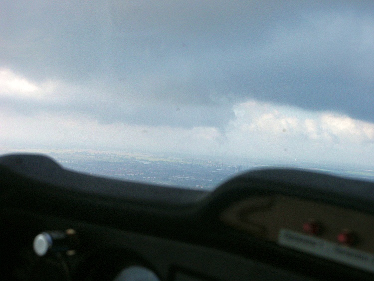 Niedrige Wolken über Wittenberg